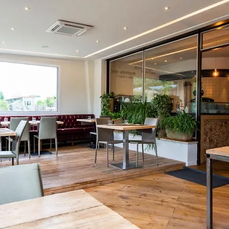 Bihotel Hotel